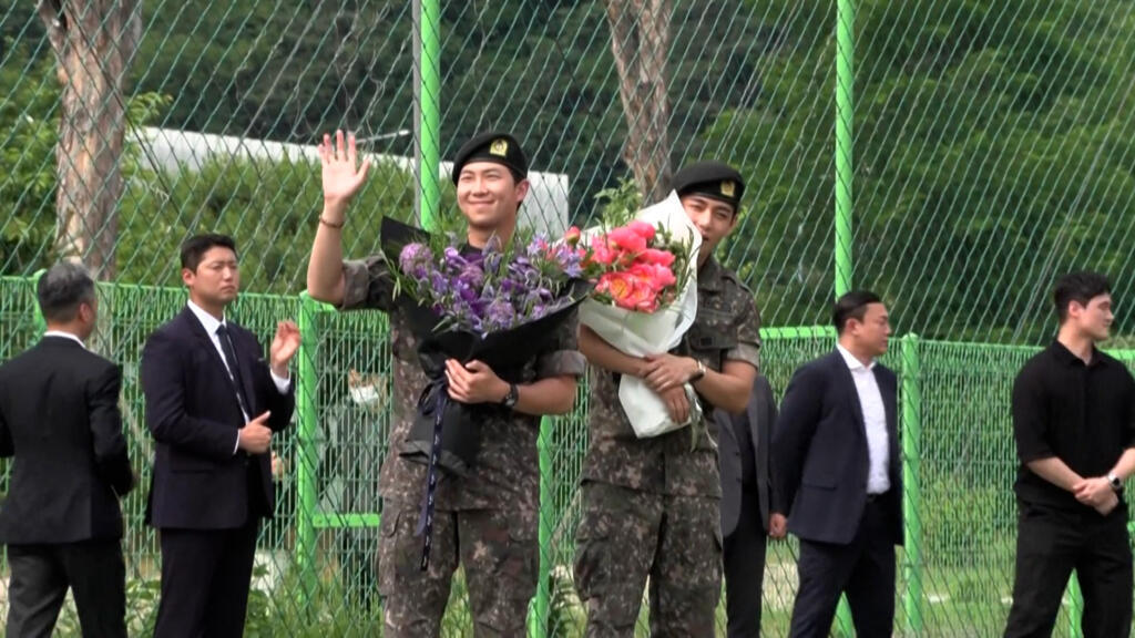 L'instant + : deux membres du groupe BTS ont fini leur service militaire